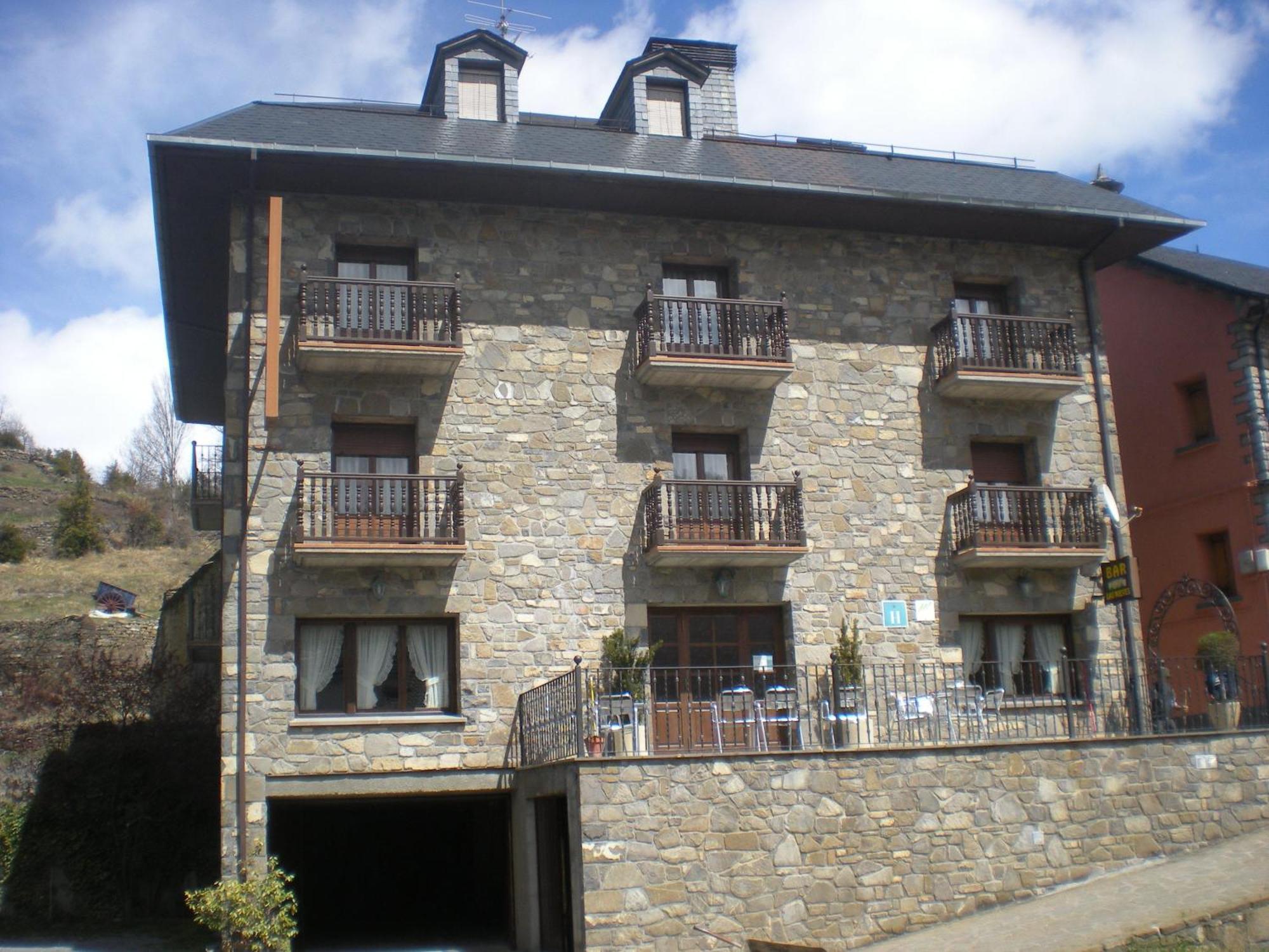 Hotel Las Nieves Linas de Broto Exterior photo