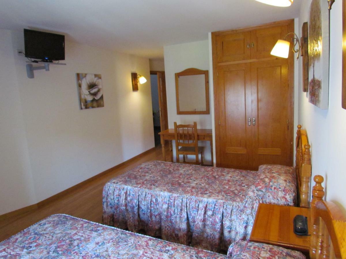 Hotel Las Nieves Linas de Broto Exterior photo